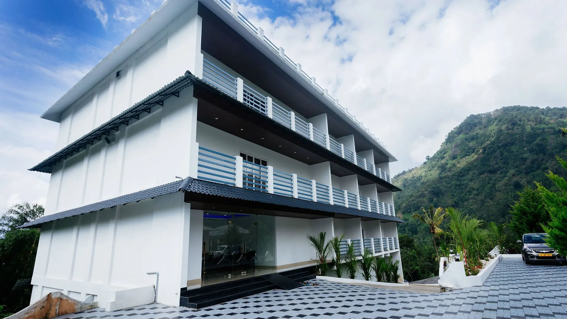 Oyo 9678 Hotel Misty Garden Munnar 3*,  India