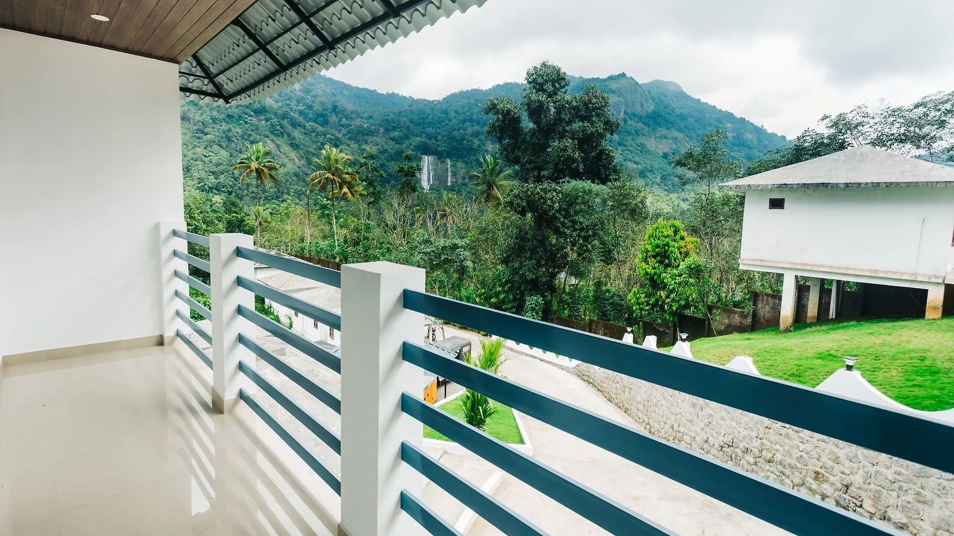 Oyo 9678 Hotel Misty Garden Munnar